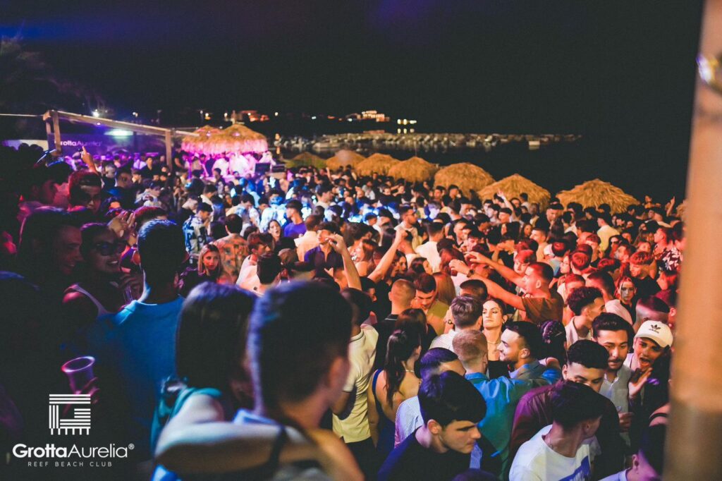 Discoteca sulla Spiaggia Vicino Roma